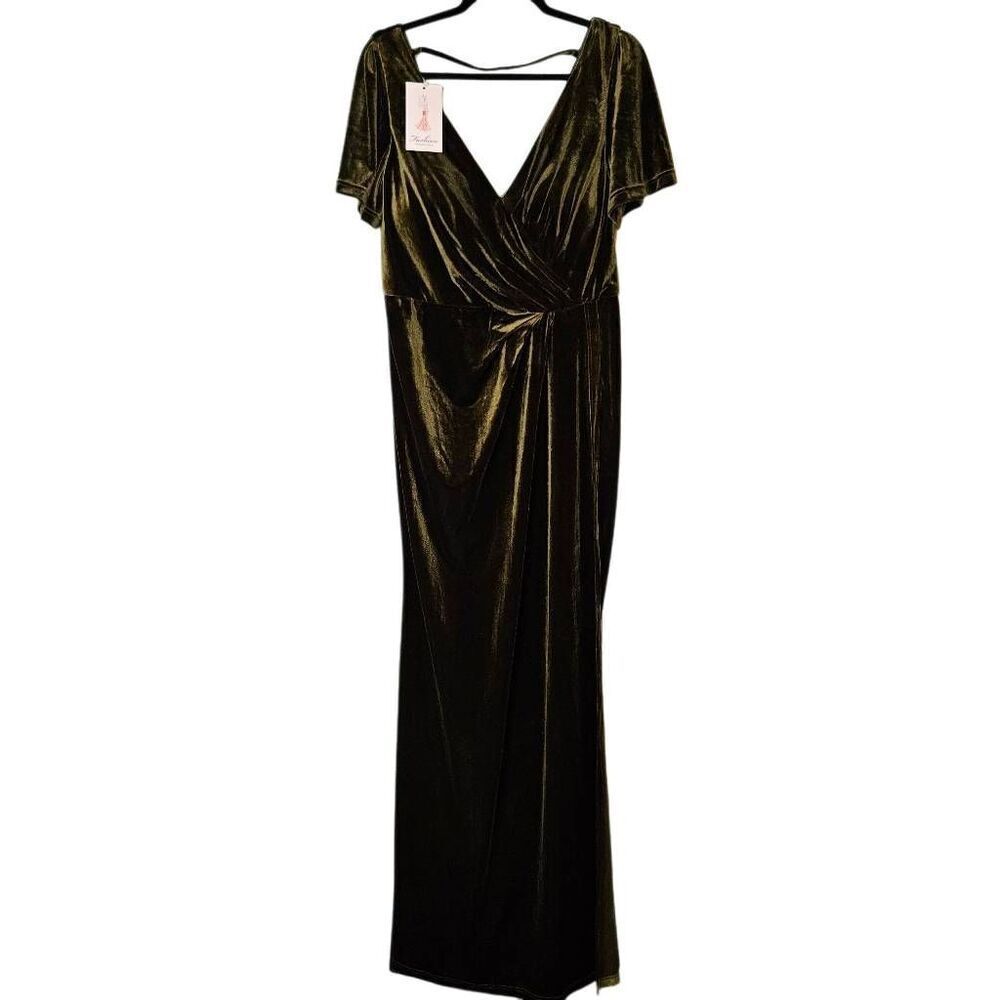 Dark green velvet full length dress. XL. NWT.